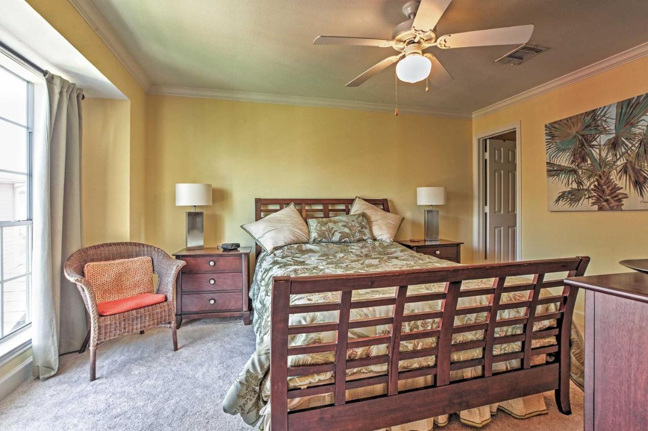 Colorful Galveston Retreat Steps From Beach And Pool Eksteriør bilde